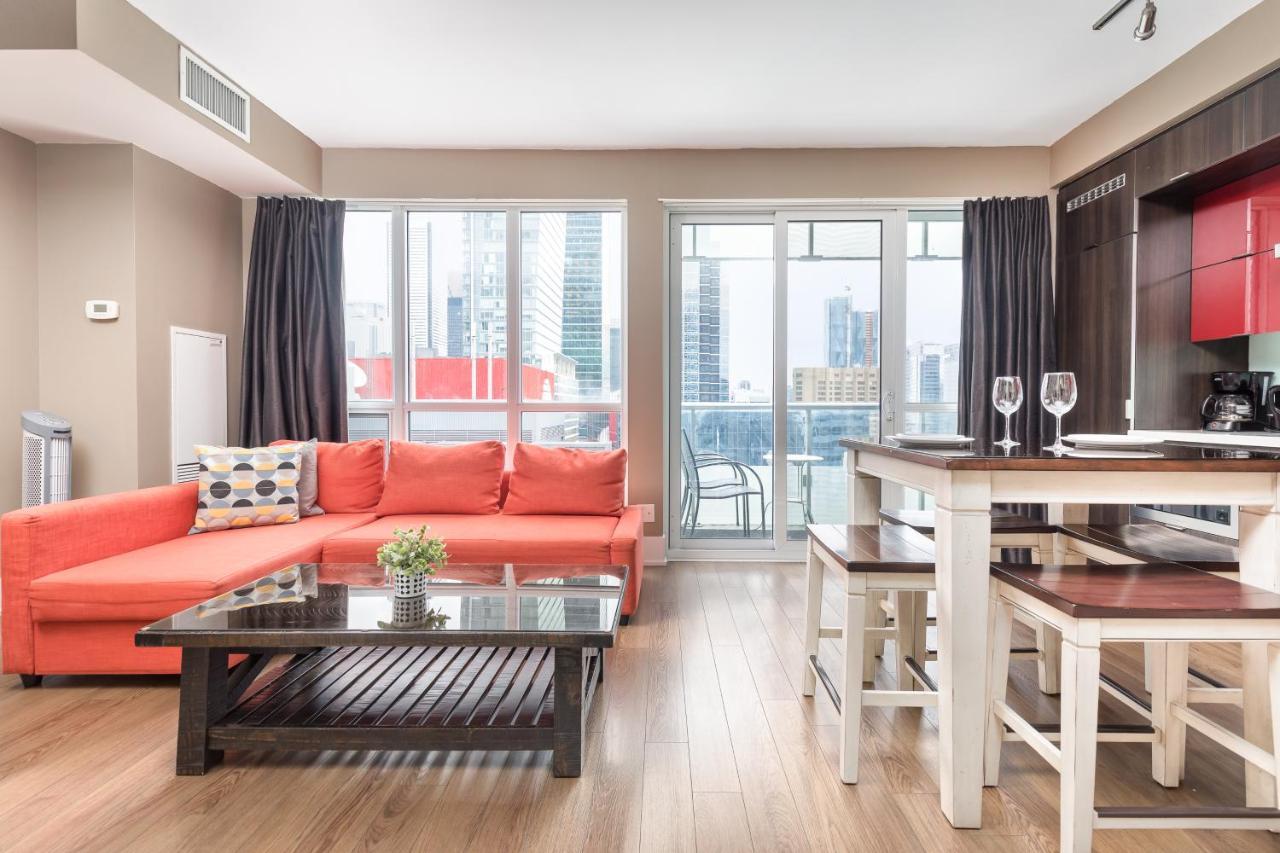 شقة Across From The Cn Tower, Metro Toronto Convention Centre And Rogers Centre In Downtown Toronto Core المظهر الخارجي الصورة